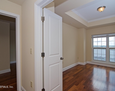 400 E Bay Street - Photo Thumbnail 56