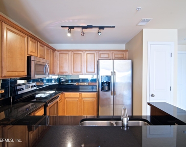 400 E Bay Street - Photo Thumbnail 54
