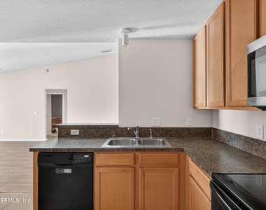 7047 Deer Lodge Circle - Photo Thumbnail 11