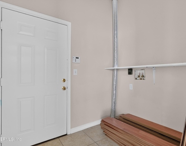 7047 Deer Lodge Circle - Photo Thumbnail 21