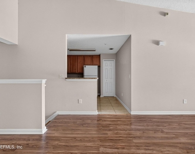 7047 Deer Lodge Circle - Photo Thumbnail 8
