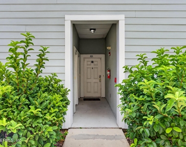 7047 Deer Lodge Circle - Photo Thumbnail 2