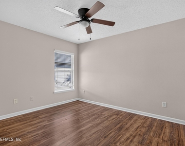 7047 Deer Lodge Circle - Photo Thumbnail 19