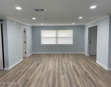 3608 Fortuna Drive - Photo Thumbnail 7