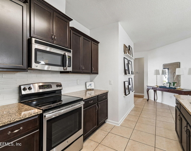 206 Mission Cove Circle - Photo Thumbnail 22
