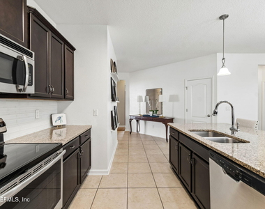 206 Mission Cove Circle - Photo Thumbnail 21