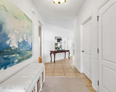 206 Mission Cove Circle - Photo Thumbnail 16