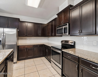 206 Mission Cove Circle - Photo Thumbnail 19