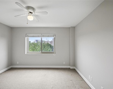 2285 Peachtree Road Ne - Photo Thumbnail 10