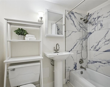 2285 Peachtree Road Ne - Photo Thumbnail 8