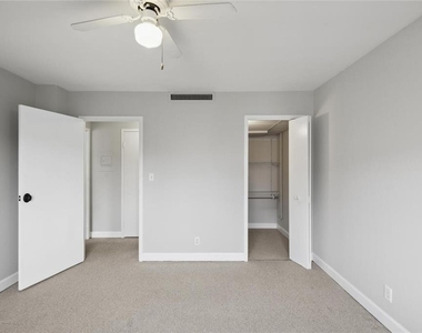 2285 Peachtree Road Ne - Photo Thumbnail 9