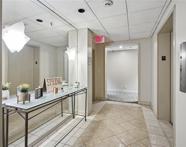 2285 Peachtree Road Ne - Photo Thumbnail 1