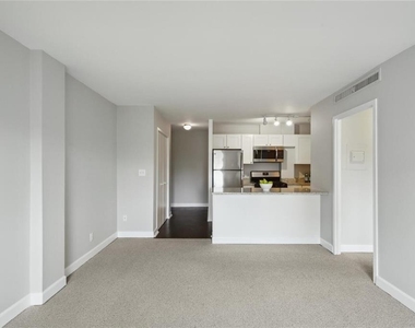2285 Peachtree Road Ne - Photo Thumbnail 6