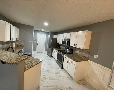 4215 Hamilton Walk Drive - Photo Thumbnail 8