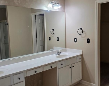 1399 Dulwich Court - Photo Thumbnail 4