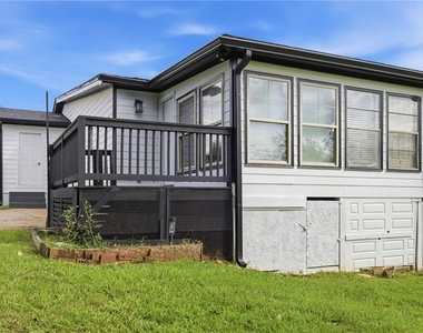 421 E Crogan Street - Photo Thumbnail 15