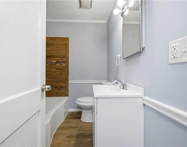 421 E Crogan Street - Photo Thumbnail 6