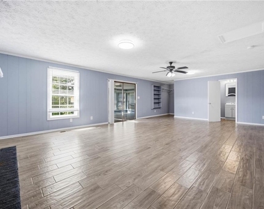 421 E Crogan Street - Photo Thumbnail 13