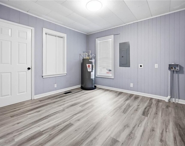 421 E Crogan Street - Photo Thumbnail 8