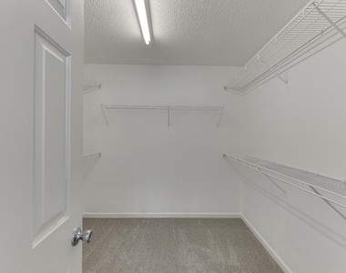 2421 Elkhorn Terrace - Photo Thumbnail 36