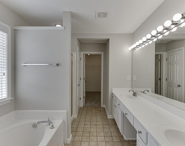 2421 Elkhorn Terrace - Photo Thumbnail 32