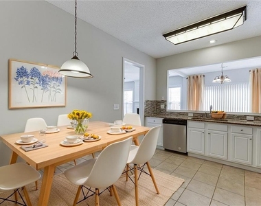 2421 Elkhorn Terrace - Photo Thumbnail 17