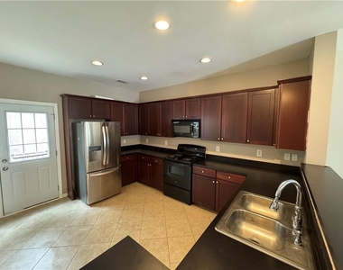 3058 Cedar Glade Lane - Photo Thumbnail 4