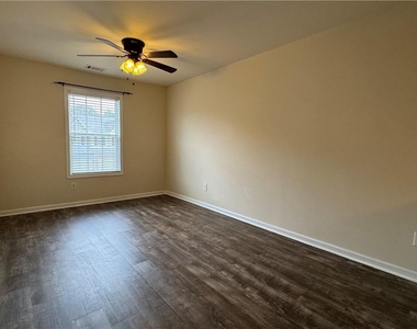 3058 Cedar Glade Lane - Photo Thumbnail 8