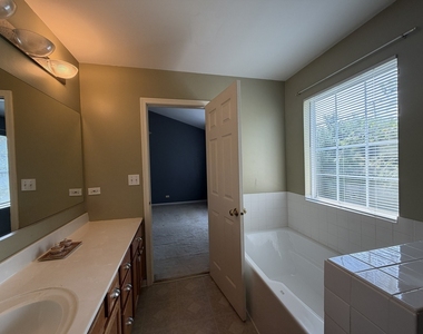 1995 Golden Gate Lane - Photo Thumbnail 19