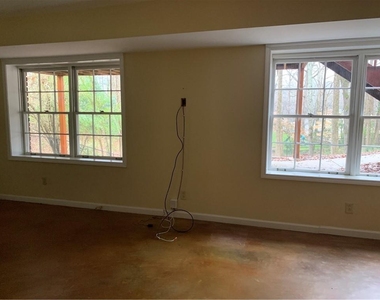 3896 Parkcrest Drive Ne - Photo Thumbnail 12