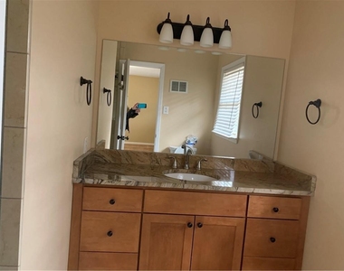 3896 Parkcrest Drive Ne - Photo Thumbnail 10