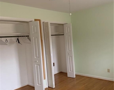 3896 Parkcrest Drive Ne - Photo Thumbnail 6