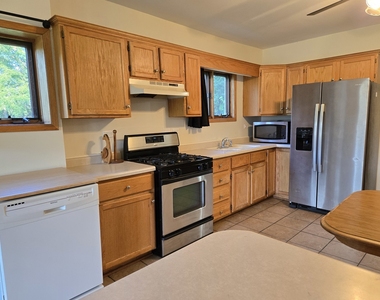3902 W Claire Boulevard - Photo Thumbnail 6