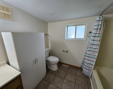 3902 W Claire Boulevard - Photo Thumbnail 9