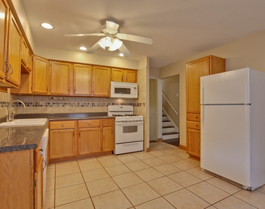 648 N Greenview Avenue - Photo Thumbnail 12