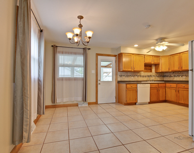 648 N Greenview Avenue - Photo Thumbnail 8