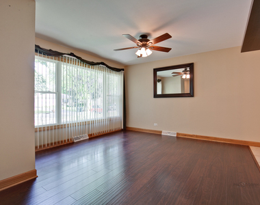 648 N Greenview Avenue - Photo Thumbnail 2