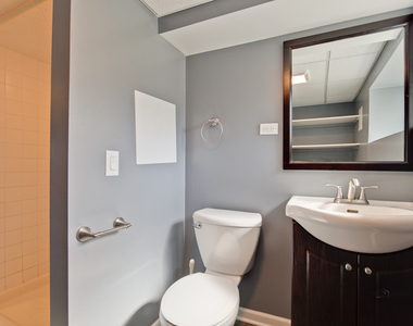 648 N Greenview Avenue - Photo Thumbnail 26