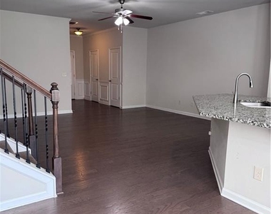 2670 Maple Leaf Terrace - Photo Thumbnail 3