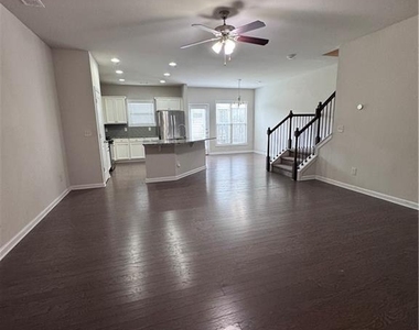 2670 Maple Leaf Terrace - Photo Thumbnail 4