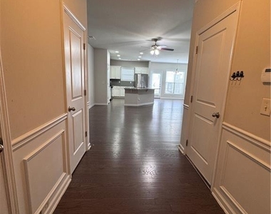 2670 Maple Leaf Terrace - Photo Thumbnail 2