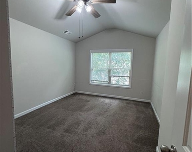 2670 Maple Leaf Terrace - Photo Thumbnail 6