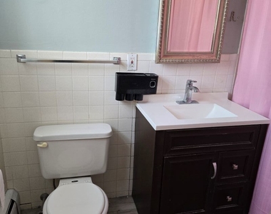 8758 W Berwyn Avenue - Photo Thumbnail 7