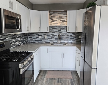 8758 W Berwyn Avenue - Photo Thumbnail 5