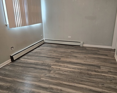8758 W Berwyn Avenue - Photo Thumbnail 9