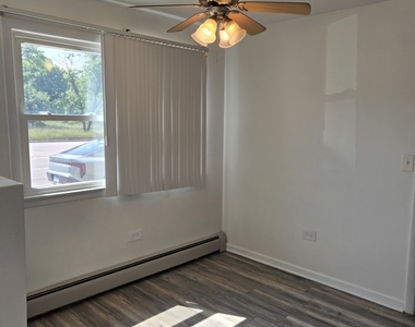8758 W Berwyn Avenue - Photo Thumbnail 8