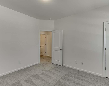 198 Blue Dragon Drive - Photo Thumbnail 26
