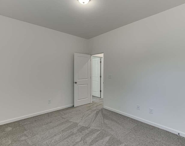 198 Blue Dragon Drive - Photo Thumbnail 21