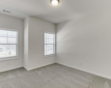 198 Blue Dragon Drive - Photo Thumbnail 24