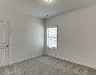 198 Blue Dragon Drive - Photo Thumbnail 19